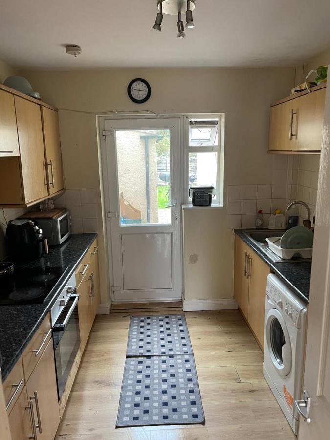 Shared House In Chakeshill Drive Hotel Bristol Bagian luar foto